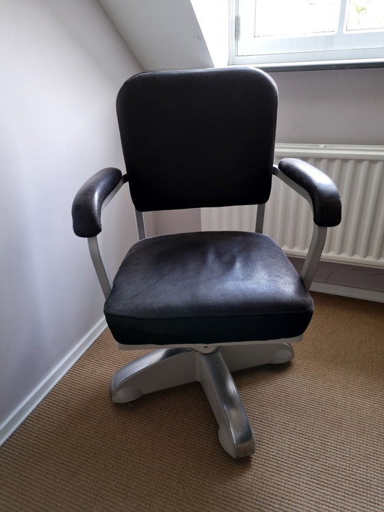 Image 1 of Vintage office chair