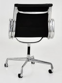 1 sedia ICF Soft Pad di Charles &amp; Ray Eames