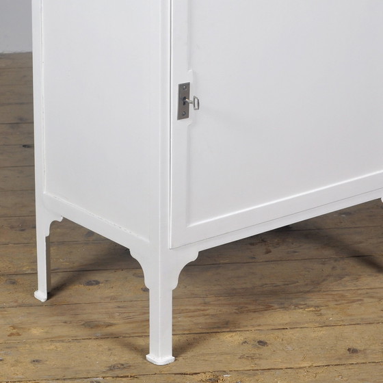 Image 1 of Armadietto medico d'epoca