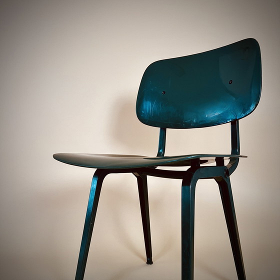 Image 1 of 2x Friso Kramer Revolt chair