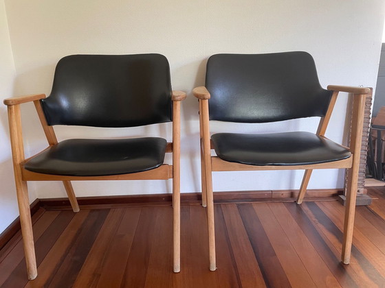 Image 1 of Deux chaises de salle à manger vintage