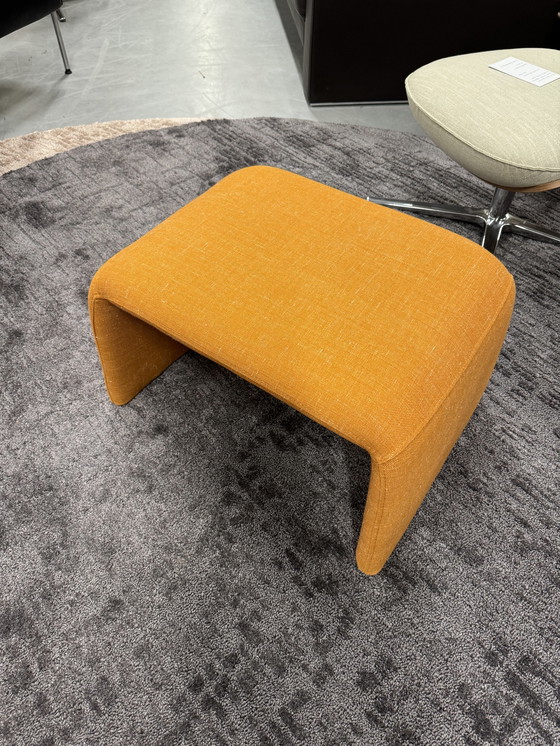 Image 1 of Leolux felizia Footstool fabric orange