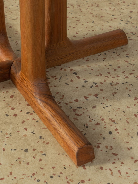 Image 1 of Dyrlund dining table extendable