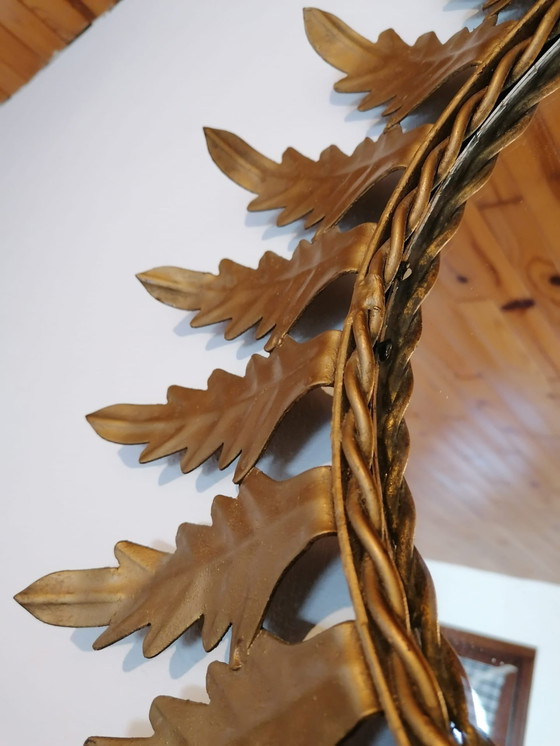 Image 1 of Grand miroir ovale vintage en forme de soleil