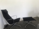 Vitra EAMES EA 124 fauteuil EA 125 ottoman