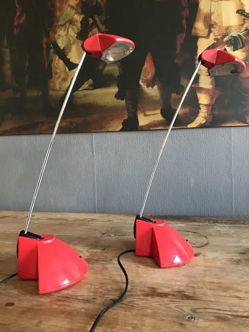 2 x Memphis style bureaulampen rood – tafellampen, Metal, Vintage