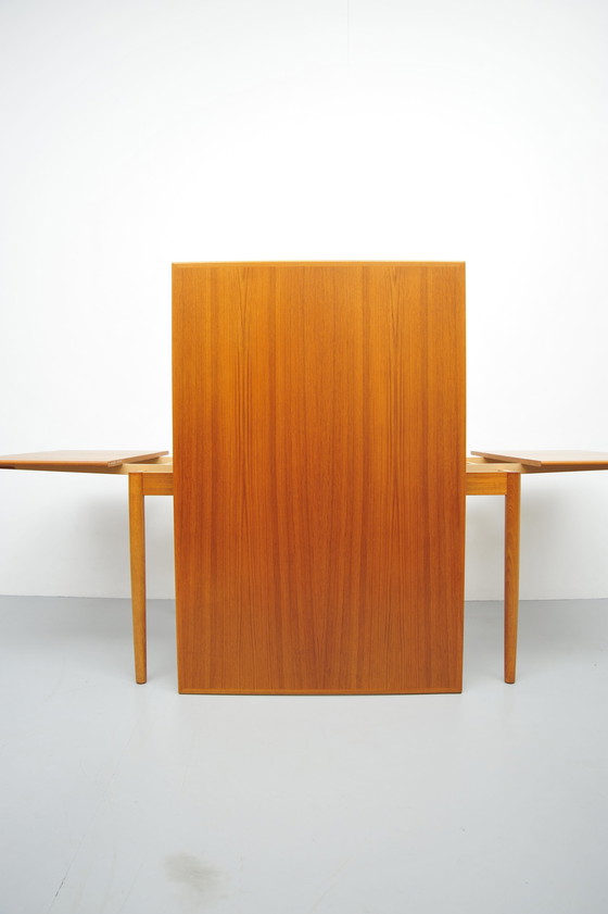 Image 1 of Table de salle à manger vintage extensible en teck