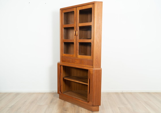 Image 1 of Dyrlund corner cabinet