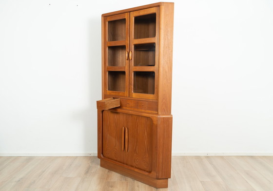 Image 1 of Dyrlund corner cabinet