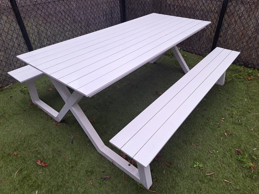 Modern picnic table