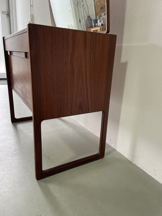 Image 1 of Coiffeuse vintage en teck