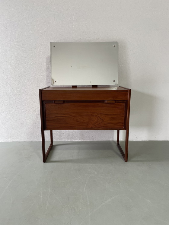 Image 1 of Coiffeuse vintage en teck