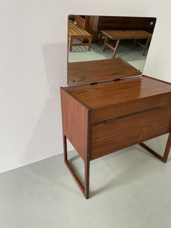 Image 1 of Coiffeuse vintage en teck