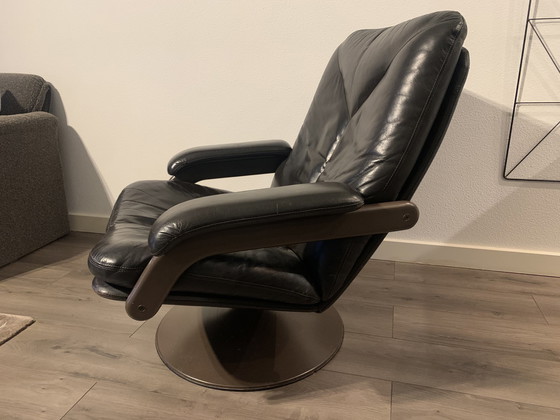 Image 1 of Vintage Leolux swivel armchair