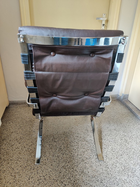 Image 1 of Fauteuil en cuir sur structure chromée