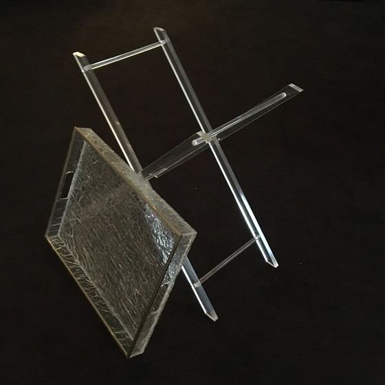 Image 1 of Table d'appoint en plexiglas