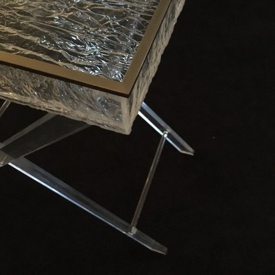 Image 1 of Table d'appoint en plexiglas