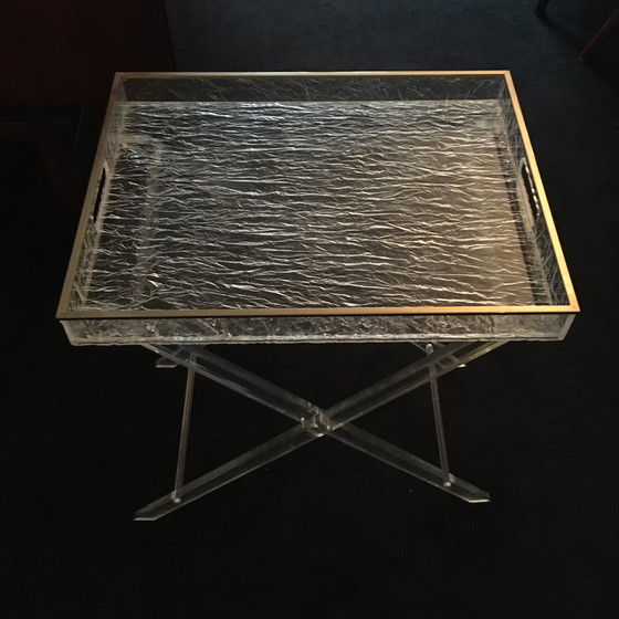 Image 1 of Table d'appoint en plexiglas