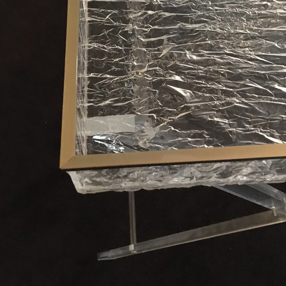 Image 1 of Table d'appoint en plexiglas