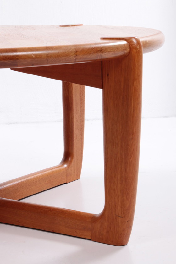 Image 1 of Table basse design en teck massif danois par Niels Bach,1970