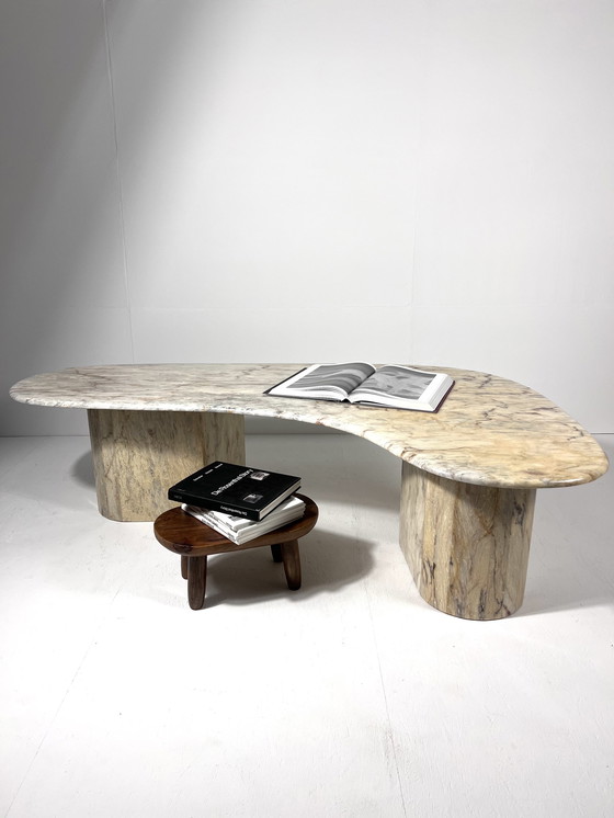 Image 1 of Table basse en marbre