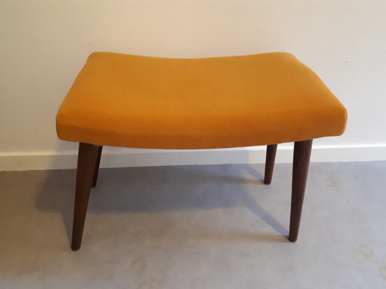 Image 1 of Tabouret jaune vintage des années 50