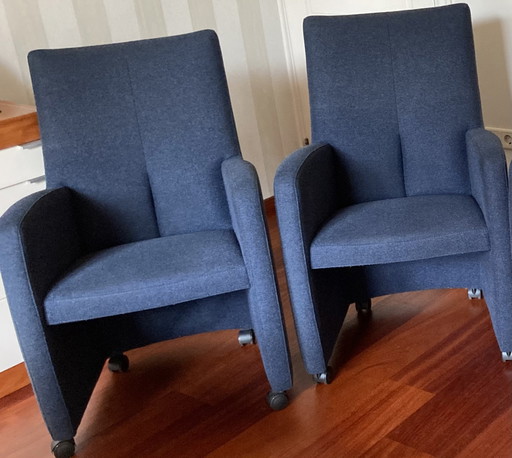 2 Leolux Kilenge armchairs / dining room armchair