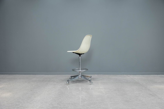 Image 1 of Herman Miller Eames drafting stool