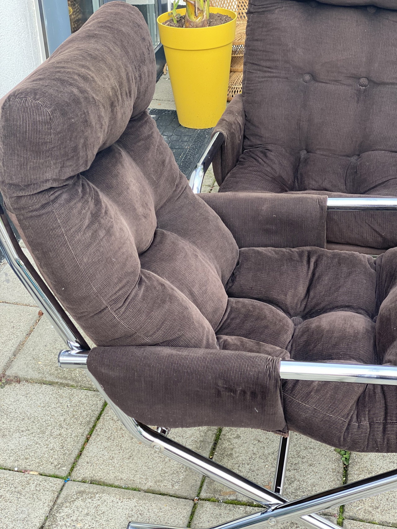 x Tubular Steel lounge chairs €200 Whoppah