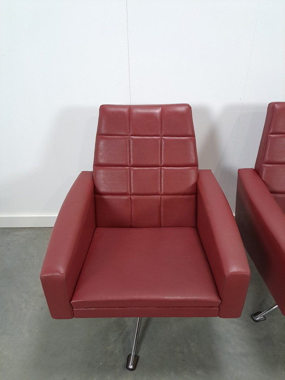 Image 1 of Fauteuil pivotant vintage bordeaux