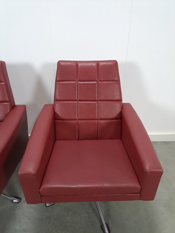 Image 1 of Fauteuil pivotant vintage bordeaux