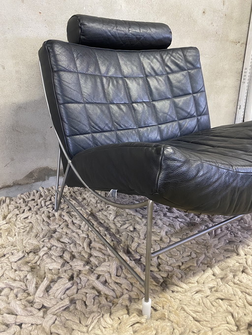 Leolux Volare black armchair