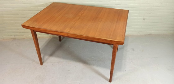 Image 1 of Cache-nez vintage en forme d'aigle