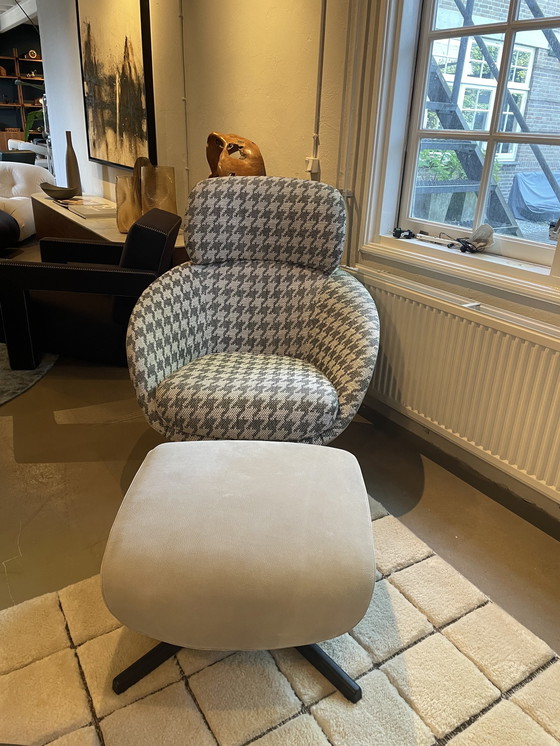 Image 1 of Fauteuil et pouf Minotti Russell