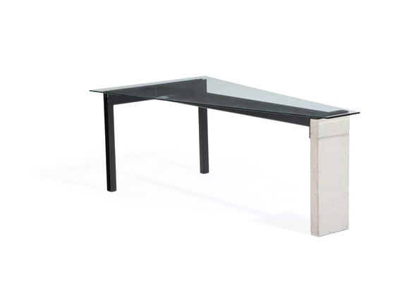 Image 1 of Table en béton Jonas Bohlin