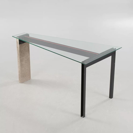 Jonas Bohlin concrete table