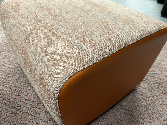 Image 1 of Leolux Pallone Fauteuil avec pouf orange brun