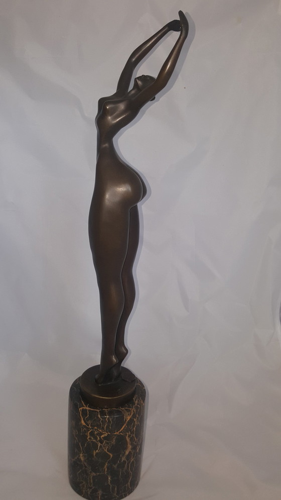 Image 1 of Artiste Juno, sculpture en bronze d'une danseuse