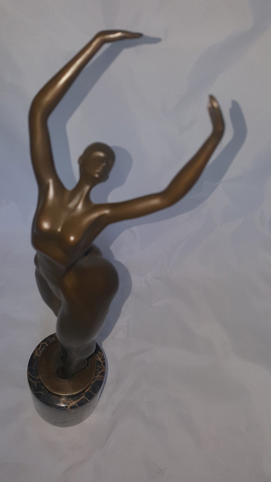 Image 1 of Artiste Juno, sculpture en bronze d'une danseuse