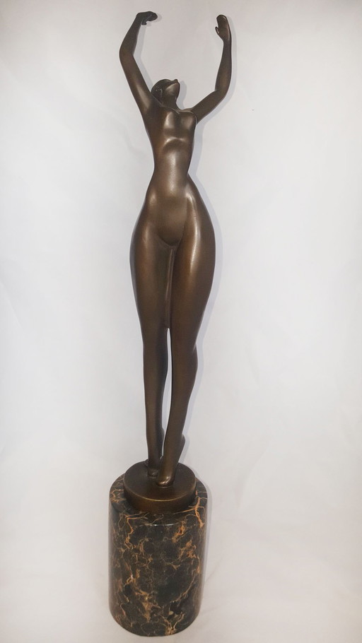 Artist Juno, Bronze sculpture of a dancer