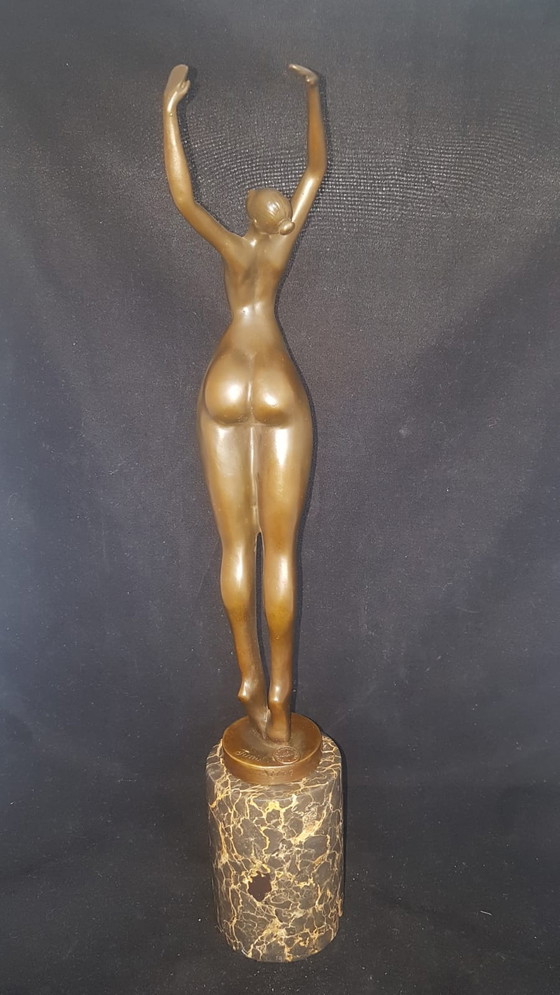 Image 1 of Artiste Juno, sculpture en bronze d'une danseuse