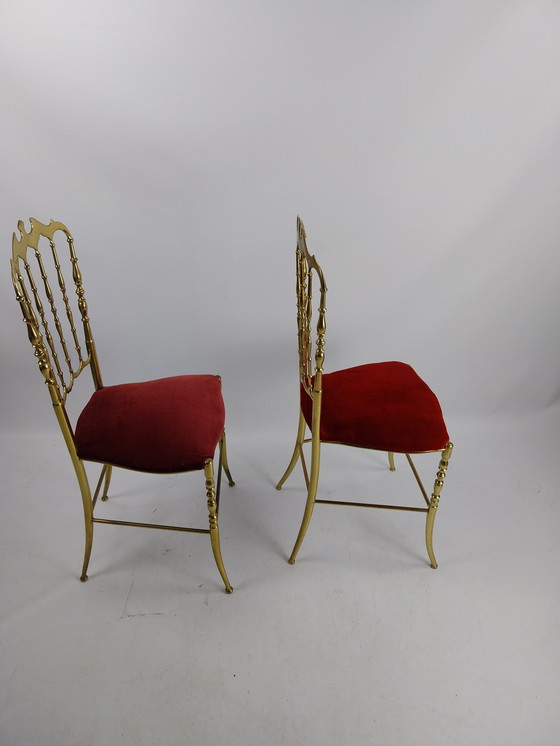 Image 1 of Set 2 chaises chiavari en laiton par Giuseppe Geatano