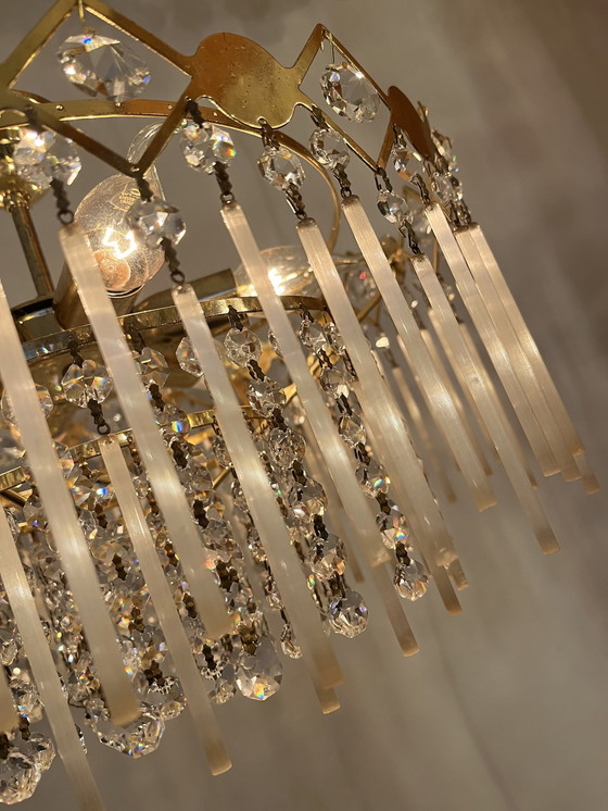 Image 1 of Lampadario a sospensione vintage con cristalli di ghiaccioli e opalino 