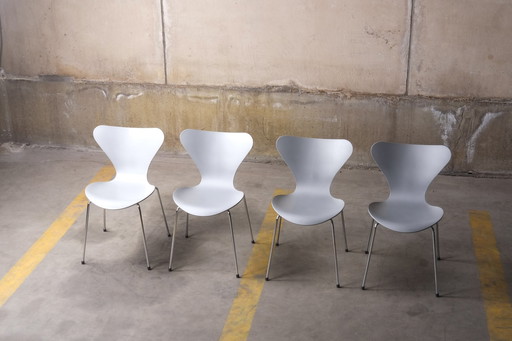 4x Chaise Arne Jacobsen Fritz Hansen Série 7