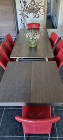 Chateau d'Art extendable dining table