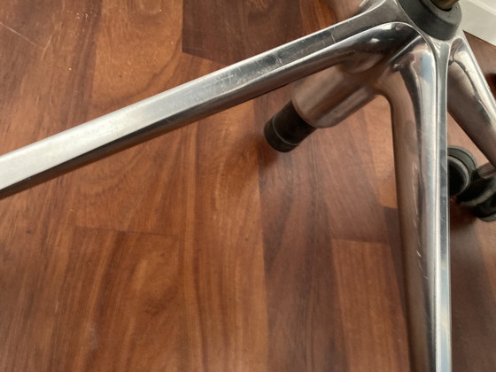 Image 1 of 2x Fixer Upper: Silla Vitra Eames ID. Silla de oficina Concept en azul claro.