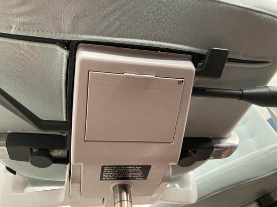 Image 1 of 2x Fixer Upper: Silla Vitra Eames ID. Silla de oficina Concept en azul claro.