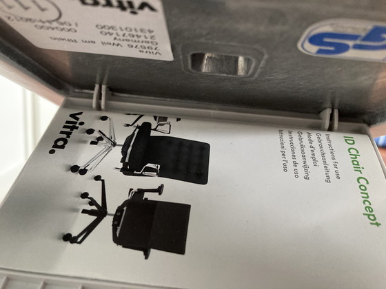 Image 1 of 2x Fixer Upper: Silla Vitra Eames ID. Silla de oficina Concept en azul claro.