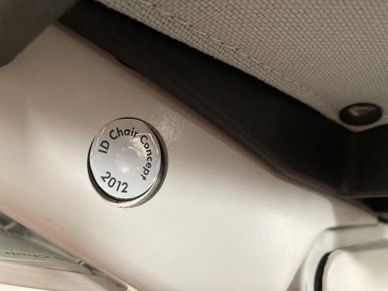 Image 1 of 2x Fixer Upper: Silla Vitra Eames ID. Silla de oficina Concept en azul claro.