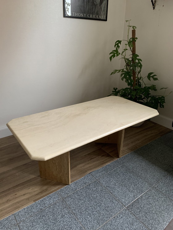 Image 1 of Table basse en travertin